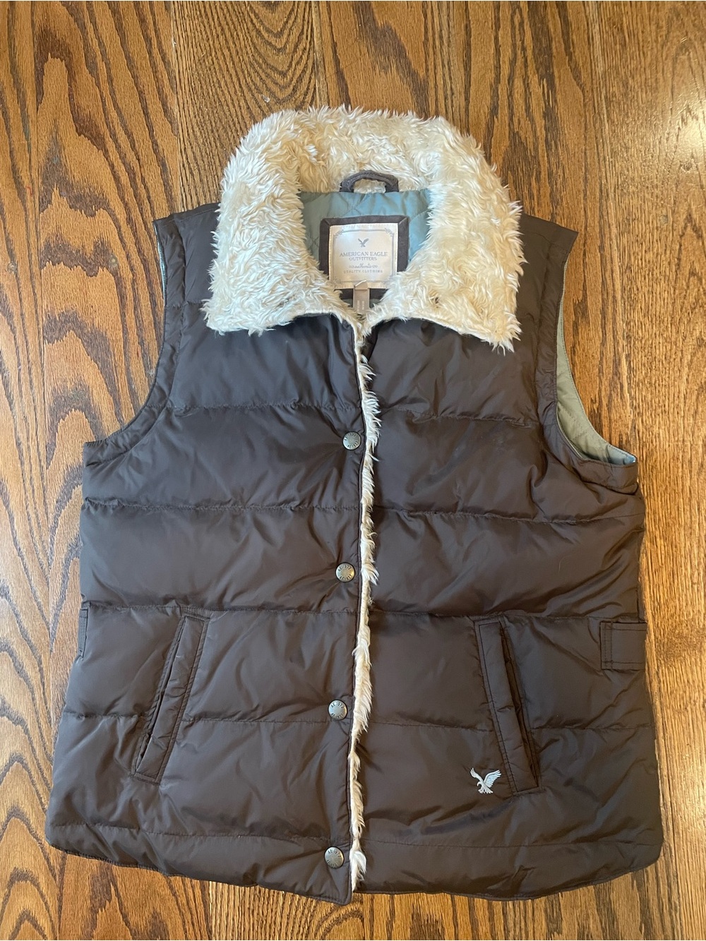 American Eagle Outfitters Brown Quilted Puffer Vest with Cream Faux Fur Collar